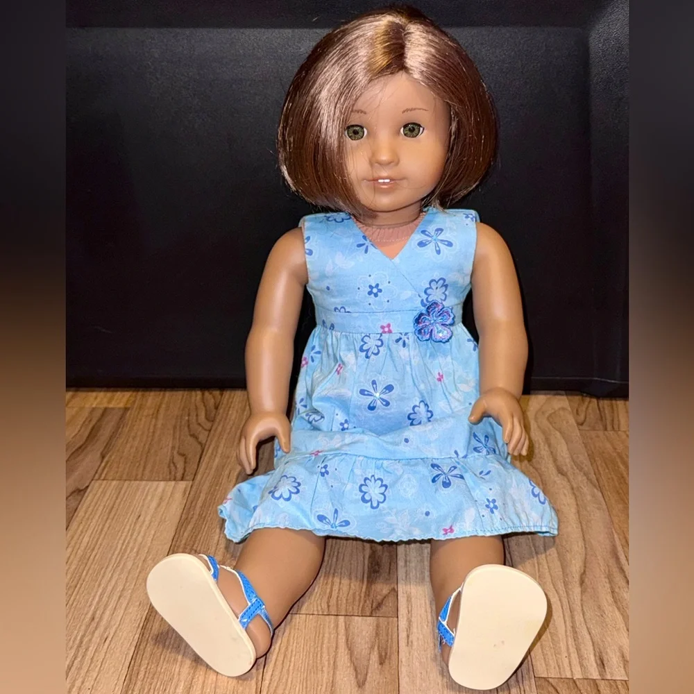 American Girl Doll 2011 Kanani with Original Dress and Shoes - Picture 8 of 8
